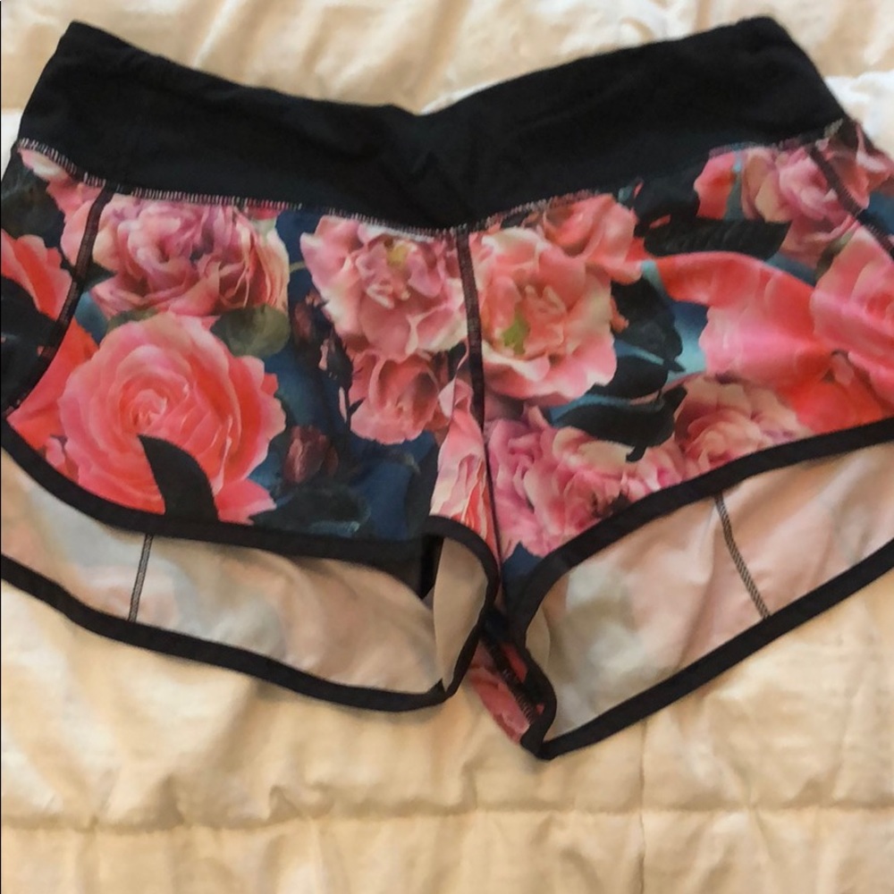 RARE LULULEMON SPEED SHORTS SIZE 6